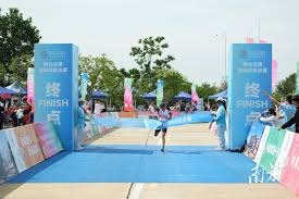 张伟丽UFC卫冕成功，中国格斗骄傲