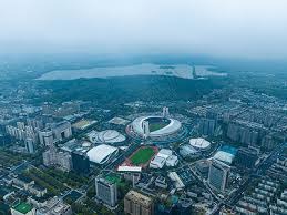 伯尔尼主帅谈骚乱：维拉球员在看台下庆祝，球迷认为被挑衅了