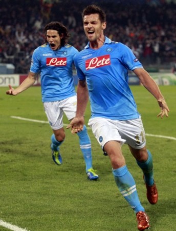 功中也扮演 功中也扮演