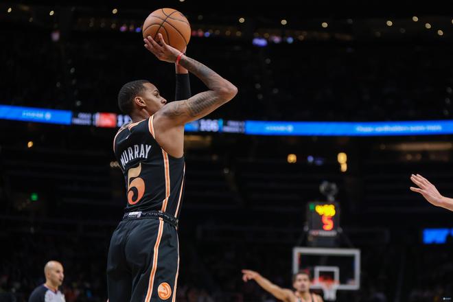 进攻还是稳 进攻还是稳