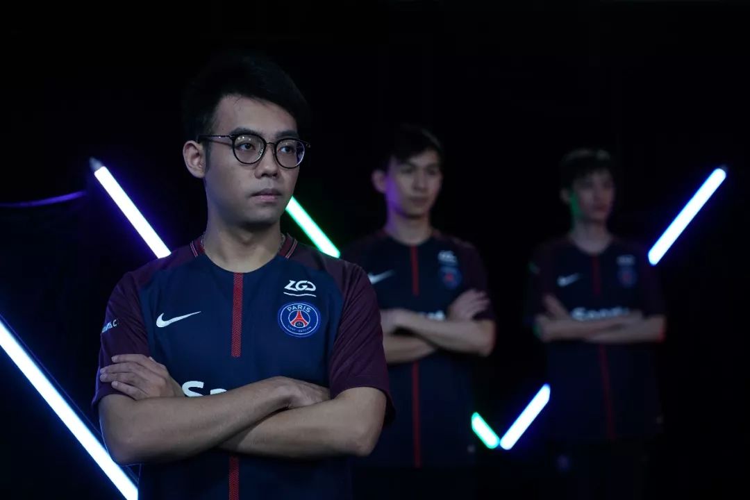 同时具备对